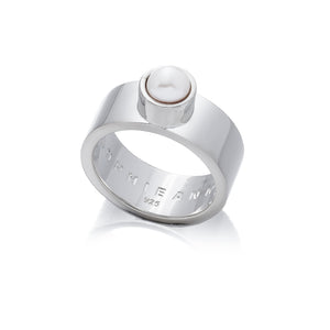 A contemporary sterling silver pearl ring that's an ideal stacking ring